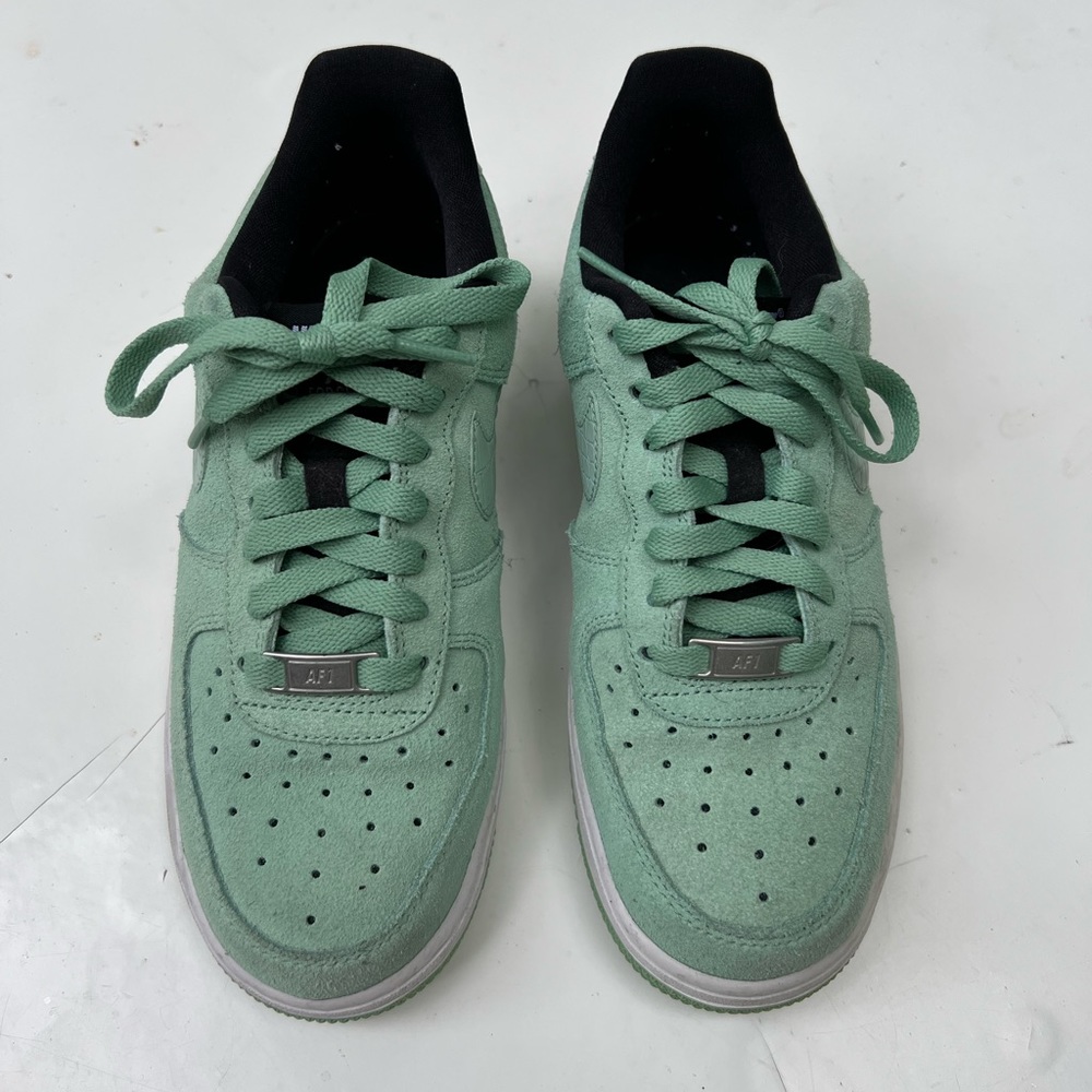 Nike Air Force 1 Size 6.5W